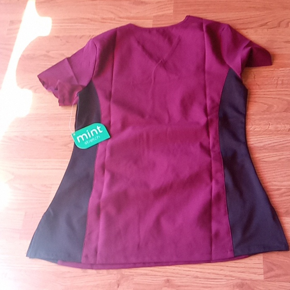 NWT Mint brand ladies scrubs top, sz XS, S - Picture 8 of 8